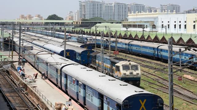 Railways Cancels 59 Train Services on the Prayagraj-Mumbai Route